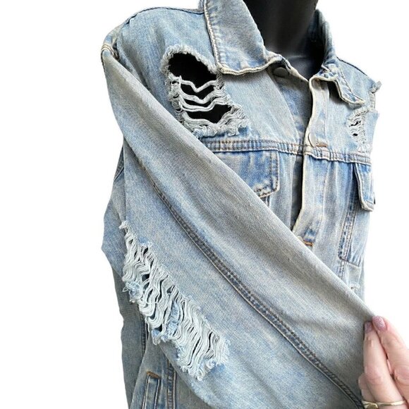 Umgee Distressed Oversized Faded Blue Jean Button Up Jacket Women’s L GRUNGE - Picture 4 of 9